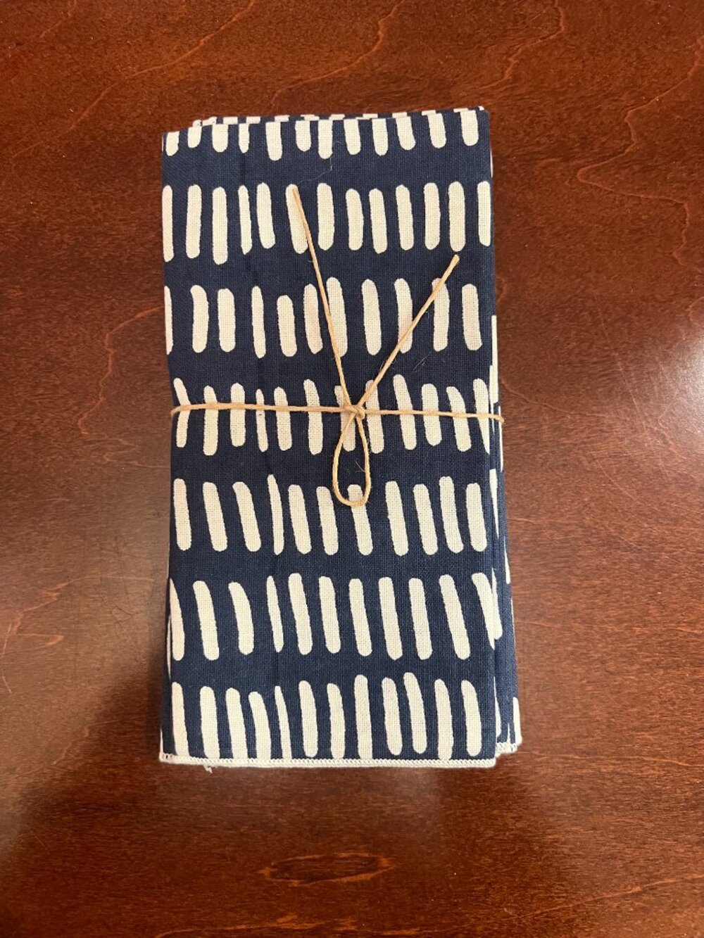 NEW Set of 4 Navy Blue & White Cloth Dinner Napkins Reusable by Minted